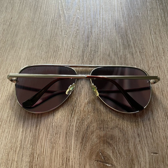 quay australia high key silver mirrored oversized metal frame aviator sunglasses - Picture 3 of 5